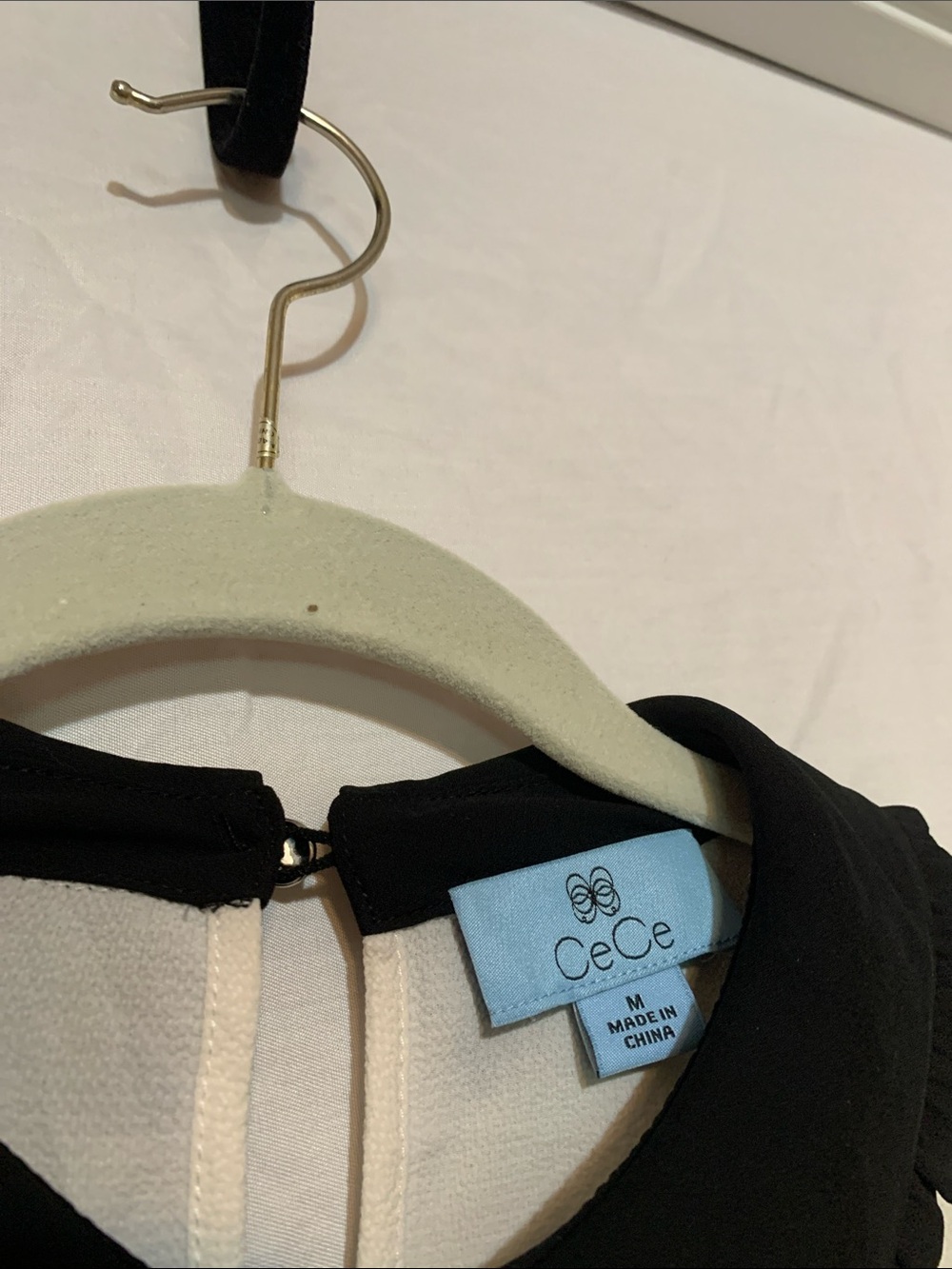 Cece white short sleeve blouse Peter Pan collar with black bow - Picture 3 of 7